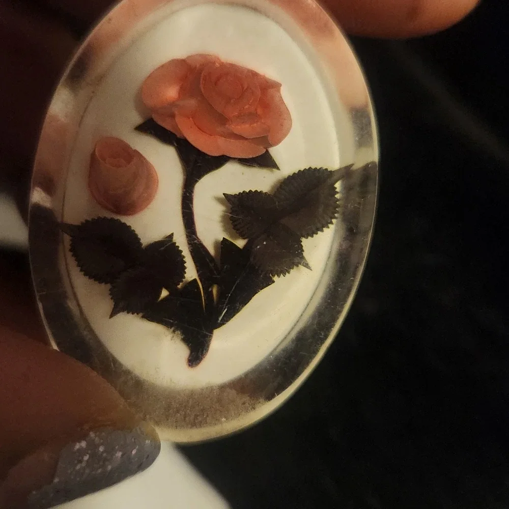 Vintage Reverse Carved Lucite Rose‎ Brooch Pink Floral Intaglio Oval Pin